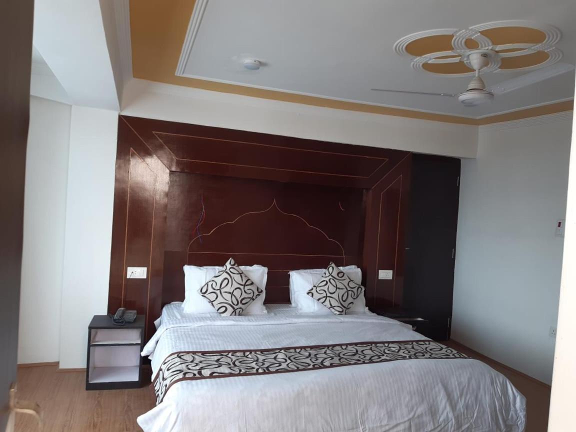 Hotel D Indian Kargil Exterior photo